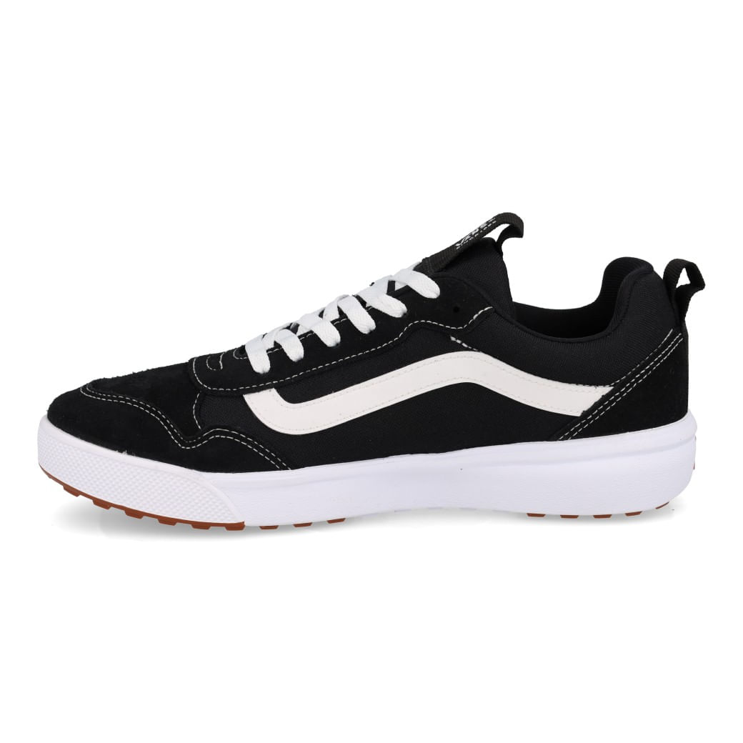 Tênis Vans Range EXP masculino preto vista lateral esquerda com detalhes em camurça